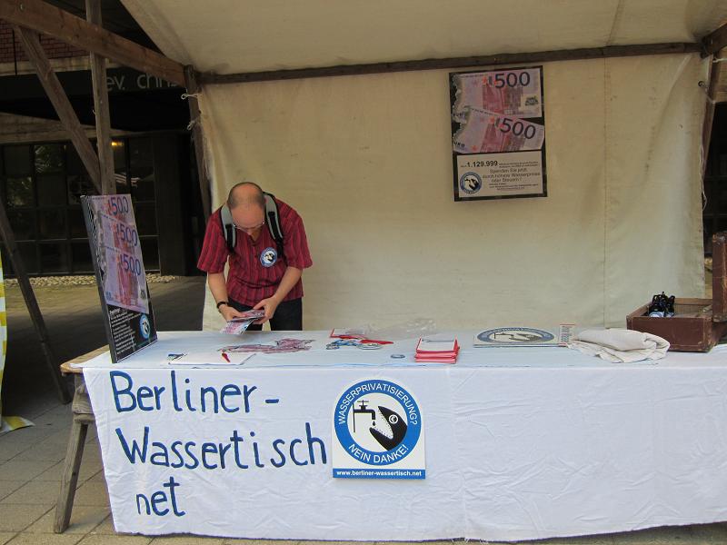 Berliner Wassertisch beim Hornstrassenfest